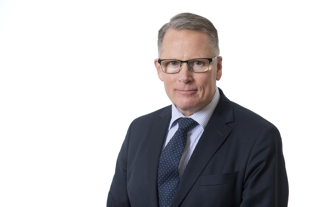 Porträttbild på Tomas Landeström.