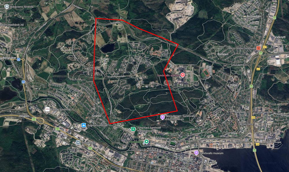 Bilden visar en kartbild med ett inritat område vid Granloholm i Sundsvall som polisen kommer att bevaka med drönare.