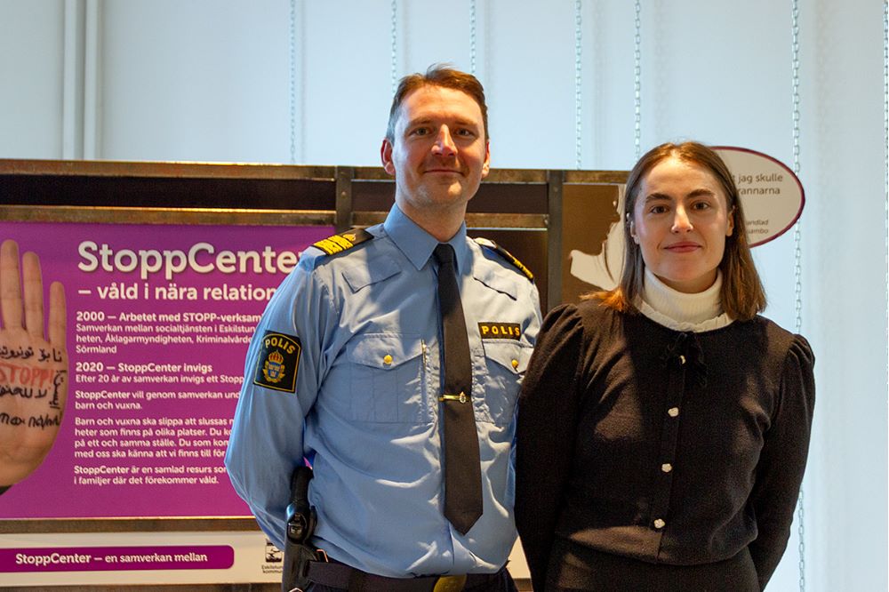 Oscar Nissfolk, lokalpolisområdeschef i Eskilstuna och Josefine Helleday (S), kommunstyrelsens 1:e vice ordförande och ordförande i Trygghetsberedningen.