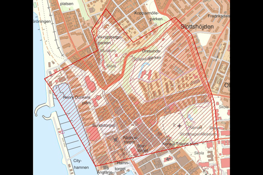 Kartbild med markerat område i Centrala Helsingborg som kommer bevakas med drönare. Området innefattar Öresundsparken, Slottshagen, Rådhustorget, Sundstroget, Henry Dunkers Plats, Vikingsbergsplatsen och närliggande områden.
