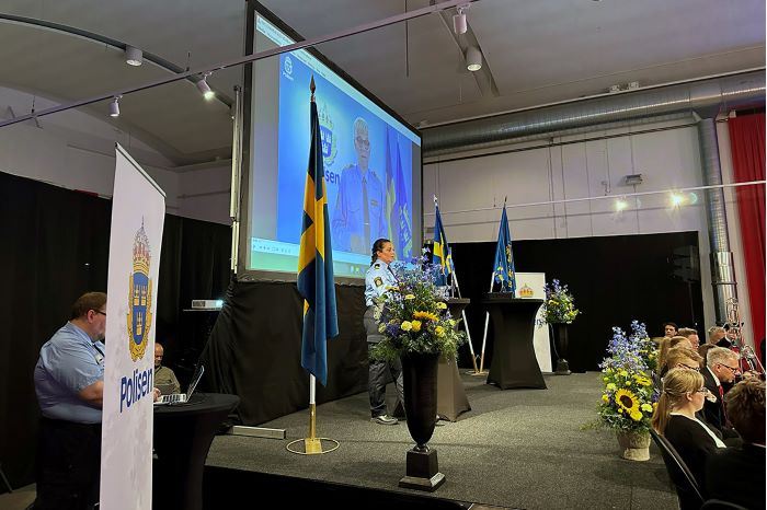 Irja Elgefjord, polisregion Öst, var konferencier under avslutningsceremonin.