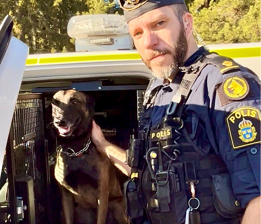 Patrullhunden Drago med sin hundförare Gustav Klahr