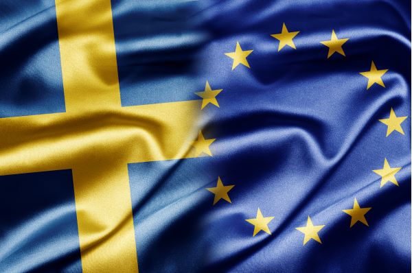 Sverige- och europaflagga