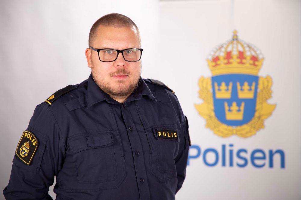 Mårten har arbetat som polis i 13 år. Idag är han tillförordnad förundersökningsledare i lokalpolisområde Norra Västmanland.