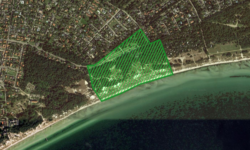 Kartan visar delar av området vid Strandbaden i Falsterbo, mellan Strandbadsvägen och kustremsan söder om Strandbadsvägen.