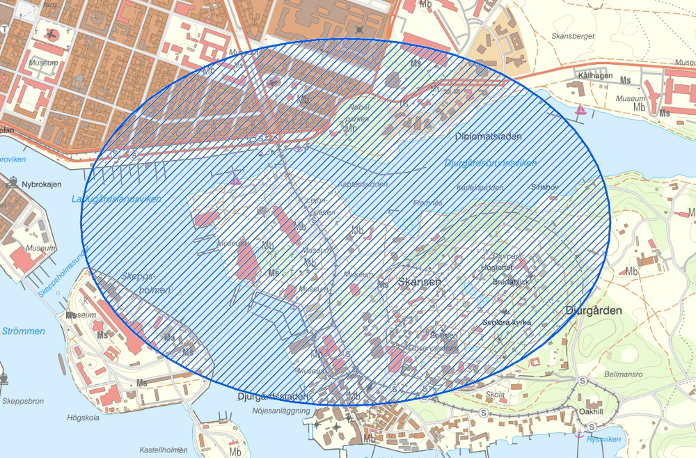 Karta som visar delar av Östermalm. Diplomatstaden, Skeppsholmen och Södra Djurgården. Diplomatstaden, Strandvägen, Lejonslätten, Galärvarvet, östra Skeppsholmen och vattenytor däremellan är markerade då de kan komma att bevakas med drönare. 