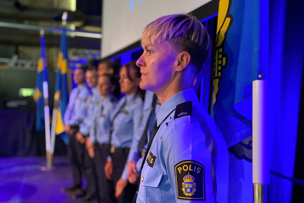 Fotografi som visar Nilla Fischer på scenen under avslutningsceremonin.