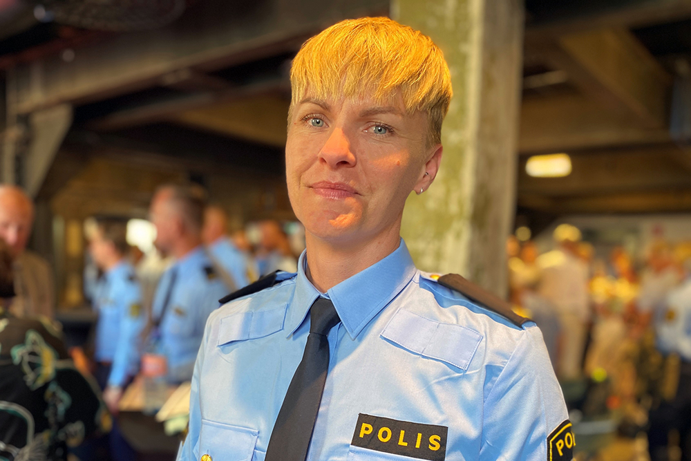 Ett fotografi som är en närbild av Nilla Fischer.