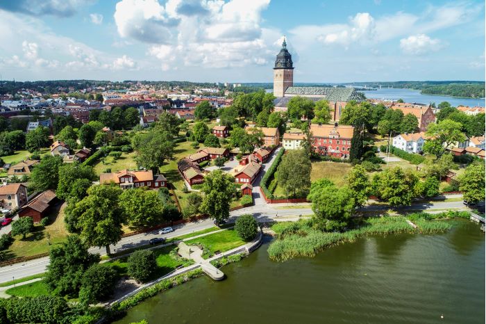 Översikt av Strängnäs med domkyrkan. Foto.