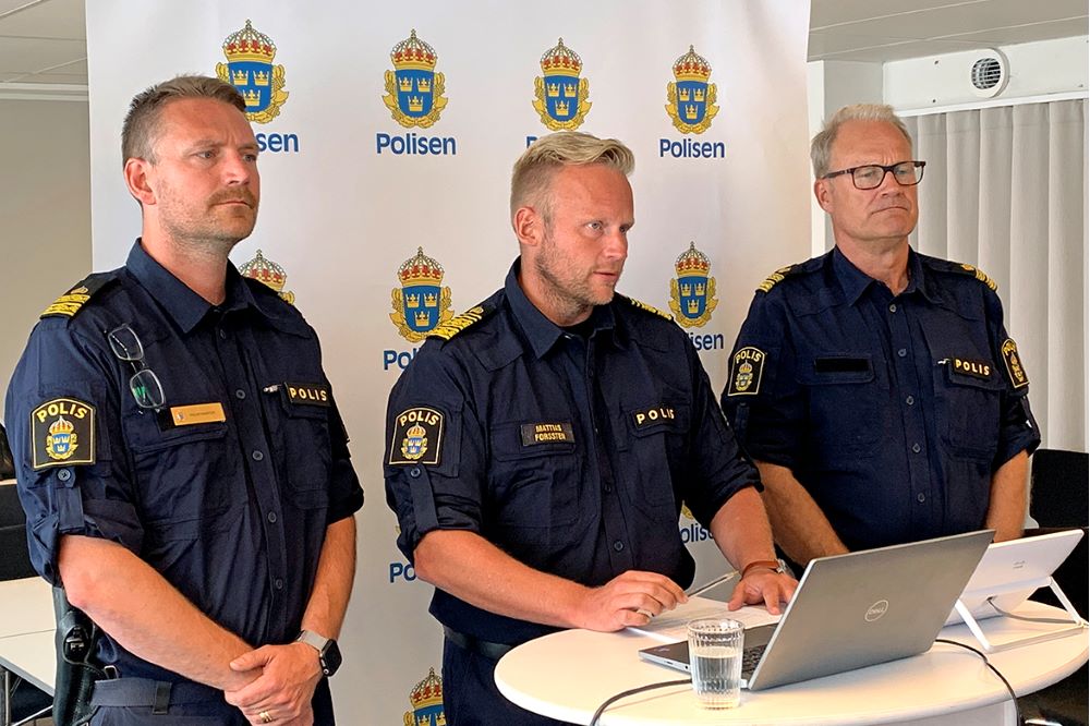 Från vänster: Oscar Nissfolk, lokalpolisområdeschef Eskilstuna, Mattias Forssten, polisområdeschef Södermanland och Christer Sjöqvist, tillförordnad chef utredningssektionen Södermanland.