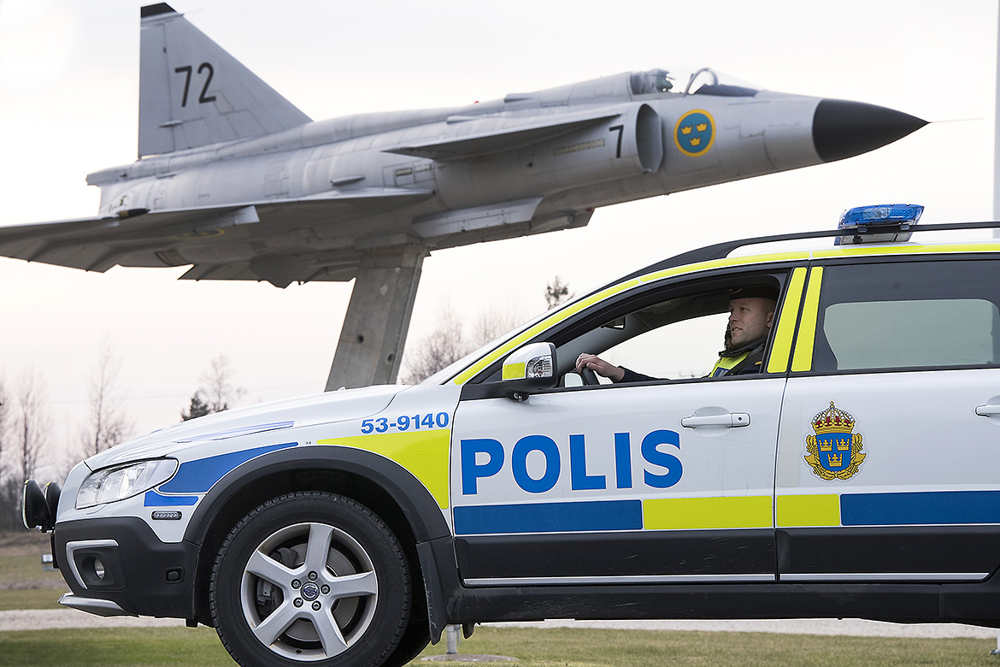 Målad polisbil i Grästorp